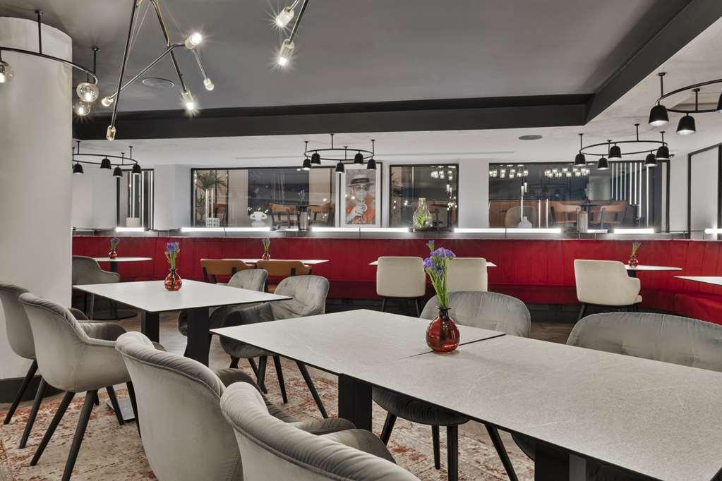 Radisson Red Hotel London Heathrow Restaurang bild